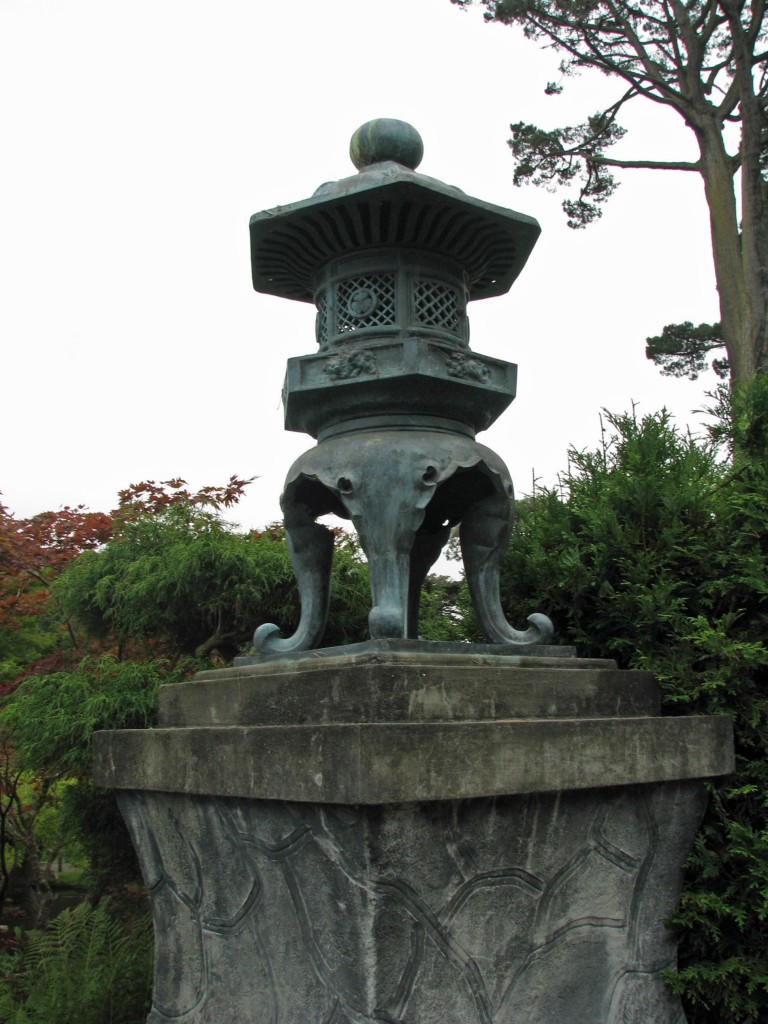 2013 09 12 SF Garden Gate Park Japanese Tea Garden Lantern