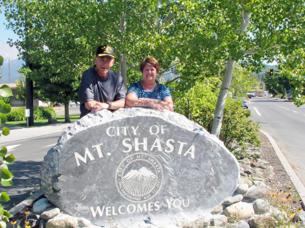 2013 09 14 Mt Shasta Welcome Sign (7)