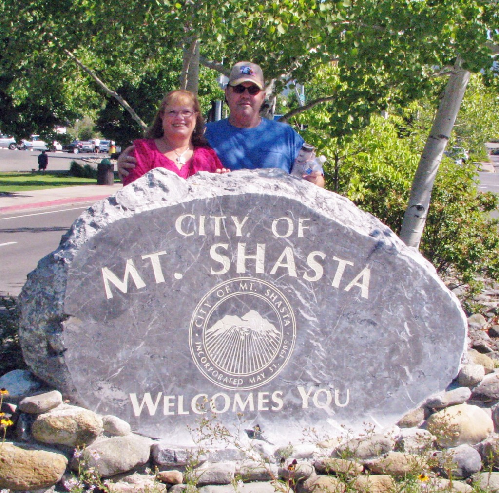 2013 09 14 Mt Shasta Welcome Sign (10)