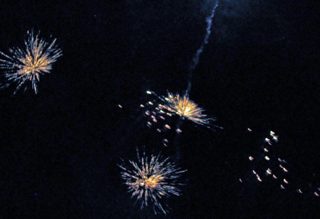 2013 09 14 Haisting Veltum Wedding Reception Fireworks (4)
