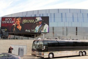 2014 08 14 Rod Stewart Santane Concert Bus at Sprint Center