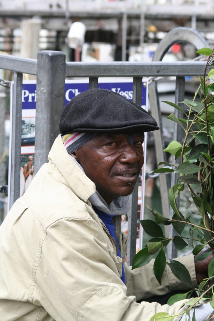 2013 09 11 SF Fisherman's Wharf Bushman (2)