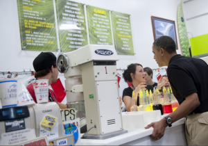 2013 11 01 Hawaii Kailua Island Snow Shaved Ice Obama 2