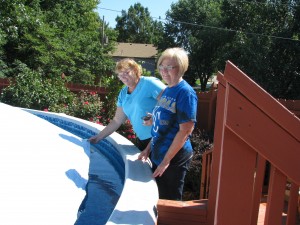 2014 09 06 Pool Closing Inflating Balloon (5)