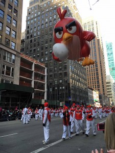 2015 11 26 New York Macy's Thanksgiving Day Parade Balloons Angry Bird's Red