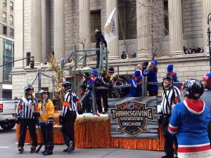 2015 11 26 New York Macy's Thanksgiving Day Parade Floats Frozen Fall Fun (2)