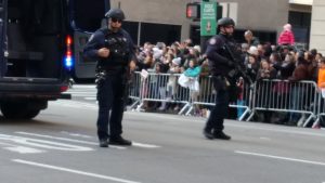 2015-11-26-new-york-macys-thanksgiving-day-parade-nypd-3