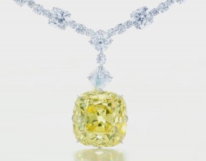 2015 12 11 New York Tiffany & Co Yellow Diamond (2)