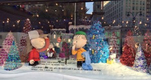 2015 11 25 New York Macys Windows A Charlie Brown Christmas (3)