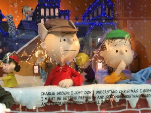2015 11 25 New York Macys Windows A Charlie Brown Christmas (7)
