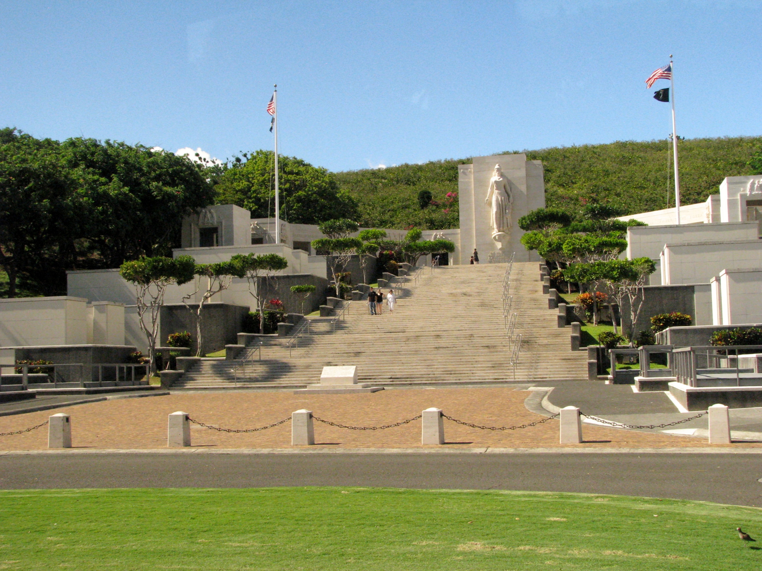 IN THESE GARDENS ARE RECORDED THE NAMES OF AMERICANS WHO GAVE THEIR LIVES IN THE SERVICE OF THEIR COUNTRY AND WHOSE EARTHLY RESTING PLACE IS KNOWN ONLY TO GOD